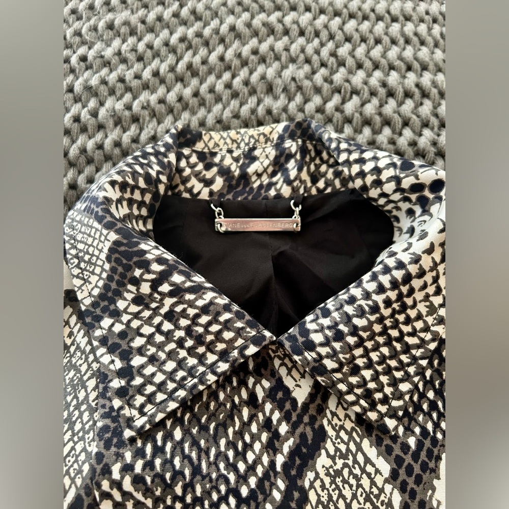 Diane Von Furstenberg Women’s 10 Snake Print Wool & Silk Long Jacket Coat - Picture 14 of 14